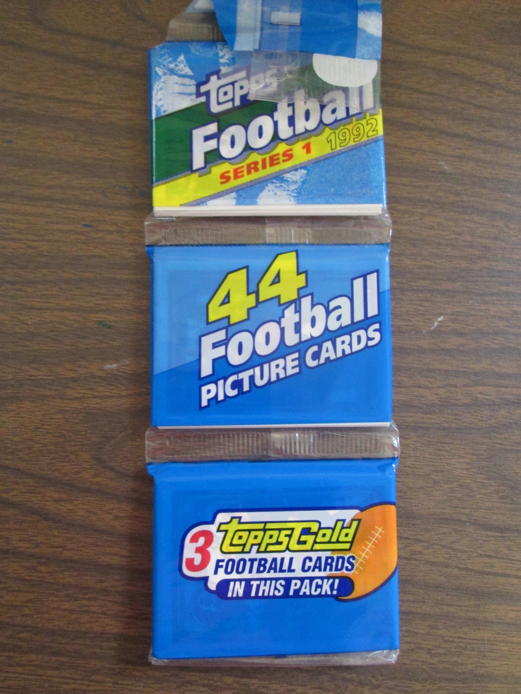 Topps 1995 NFL Football Series 3 pack 44 Cards SEALED